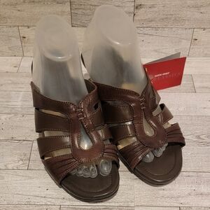 NWT Earth Spirit Melany Genuine Leather Brown Sandals With Block Heel Size 8 1/2